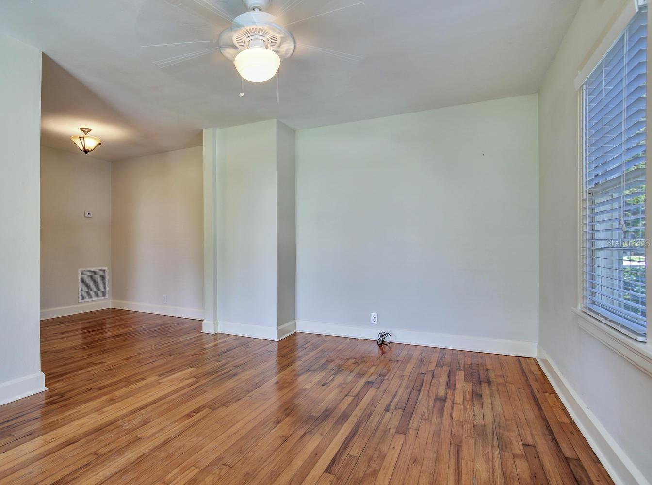 Image 7 of 52 For 404 Westland Avenue 1