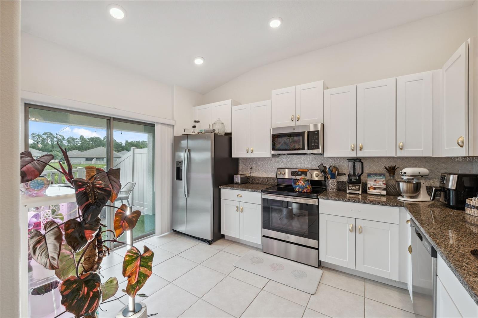 Image 14 of 37 For 13990 Weddington Terrace