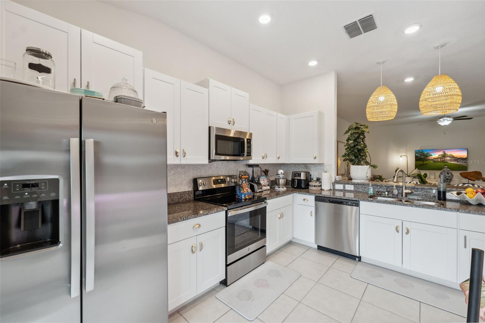 Image 15 of 37 For 13990 Weddington Terrace