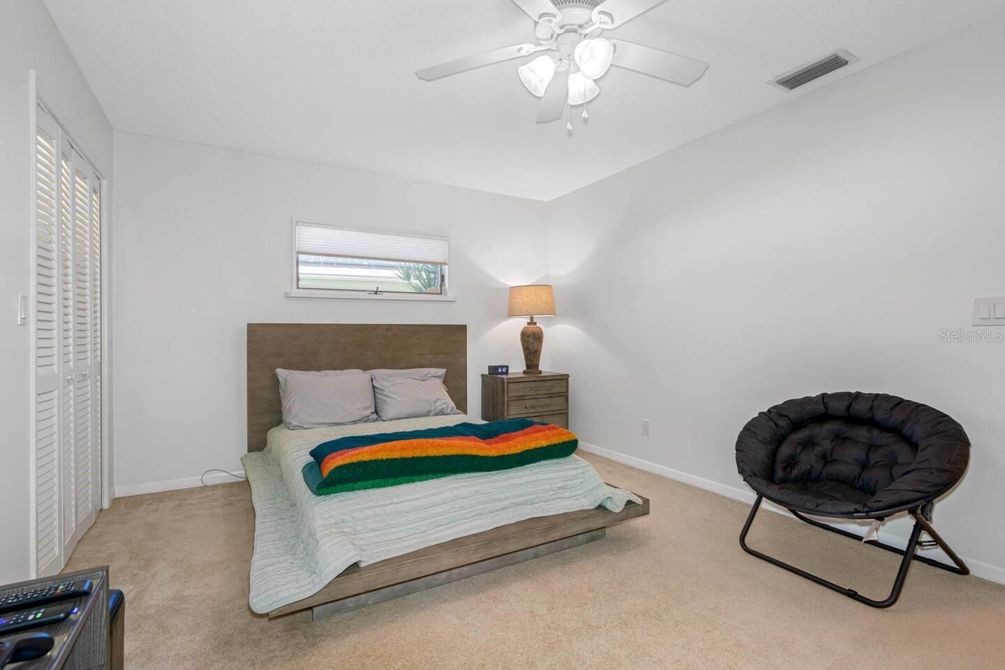 Listing photo id 13 for 487 Island Way
