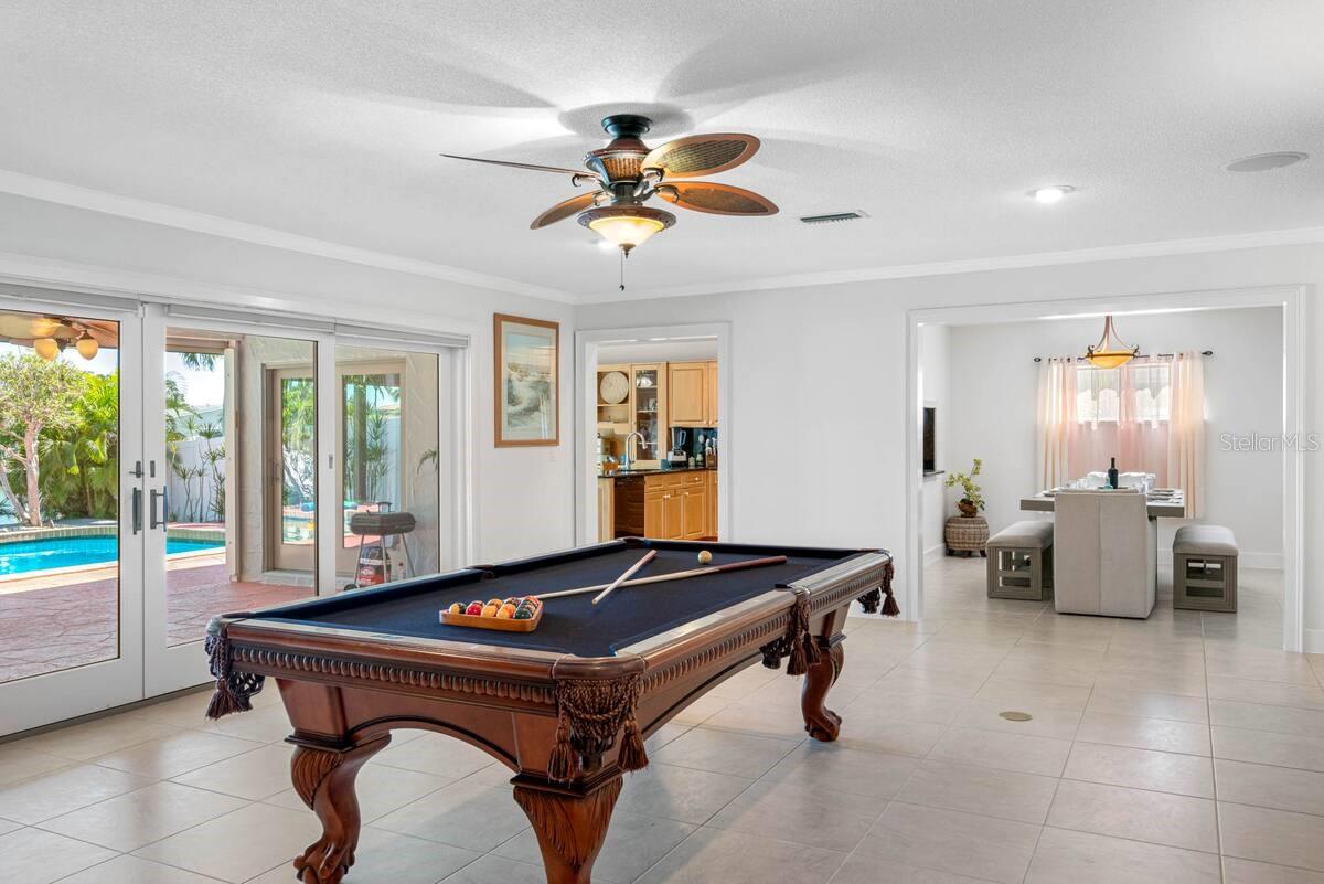 Listing photo id 21 for 487 Island Way