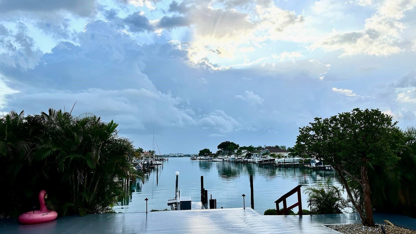 Listing photo id 32 for 487 Island Way