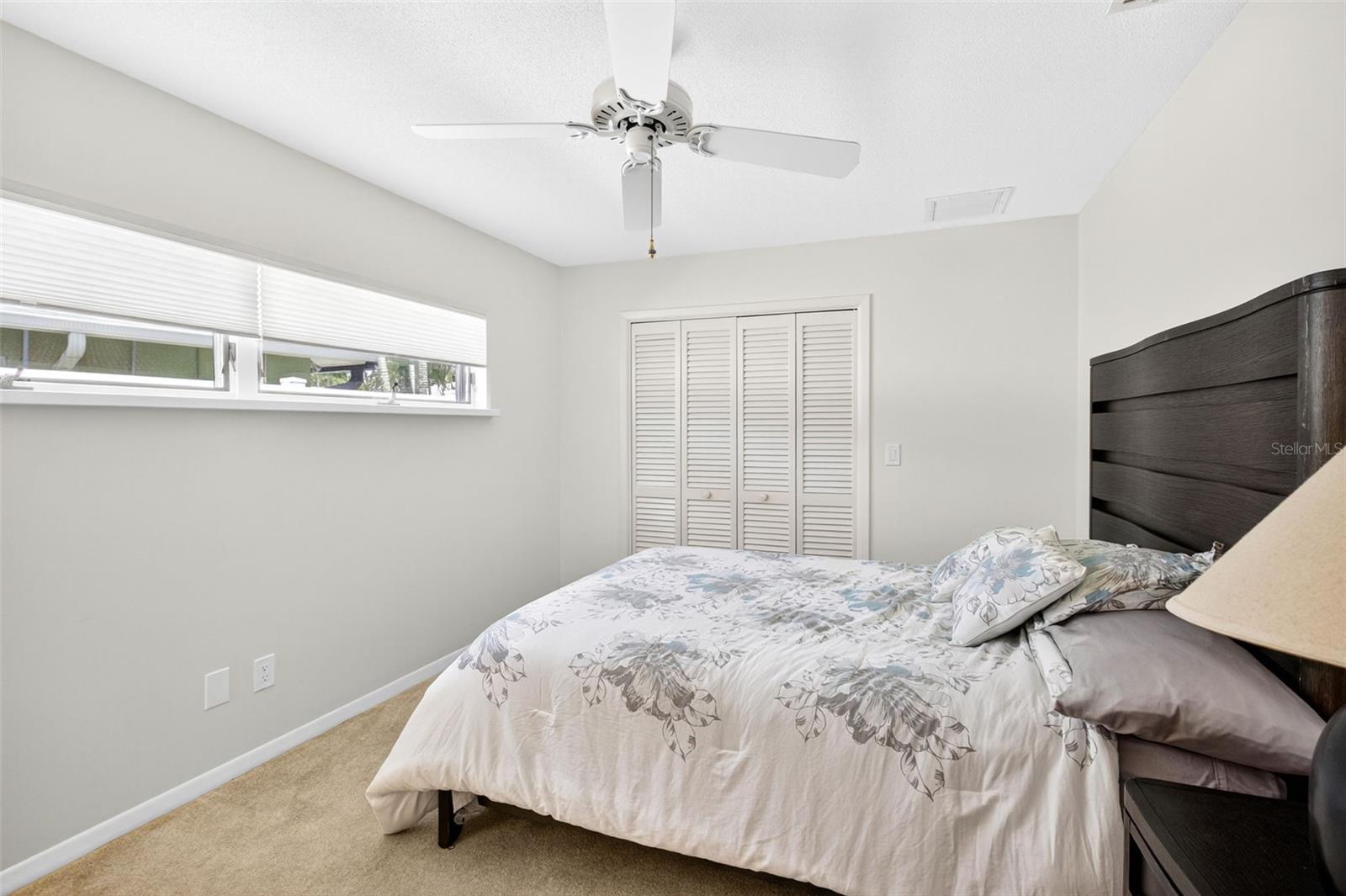 Listing photo id 33 for 487 Island Way