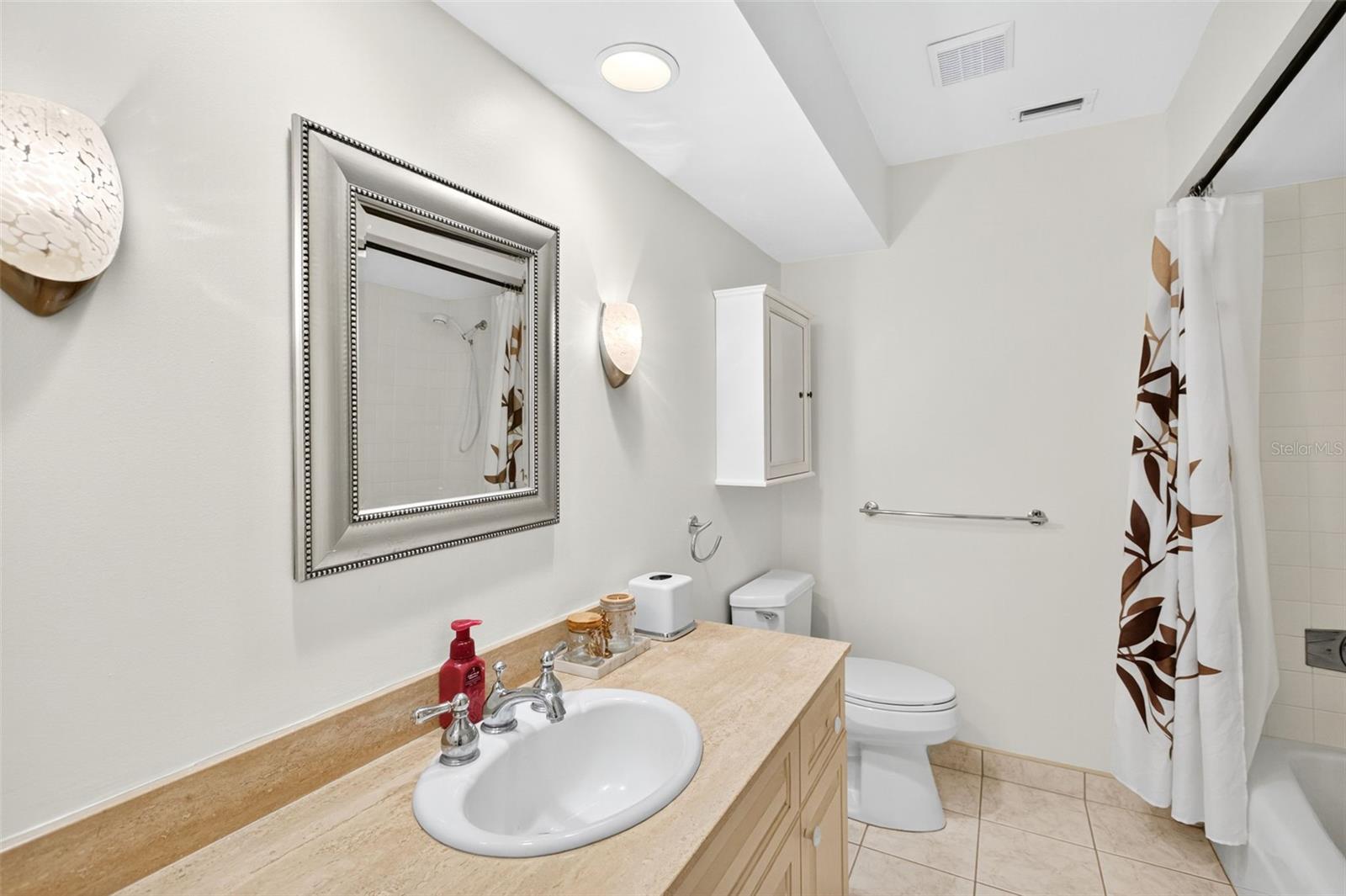 Listing photo id 35 for 487 Island Way