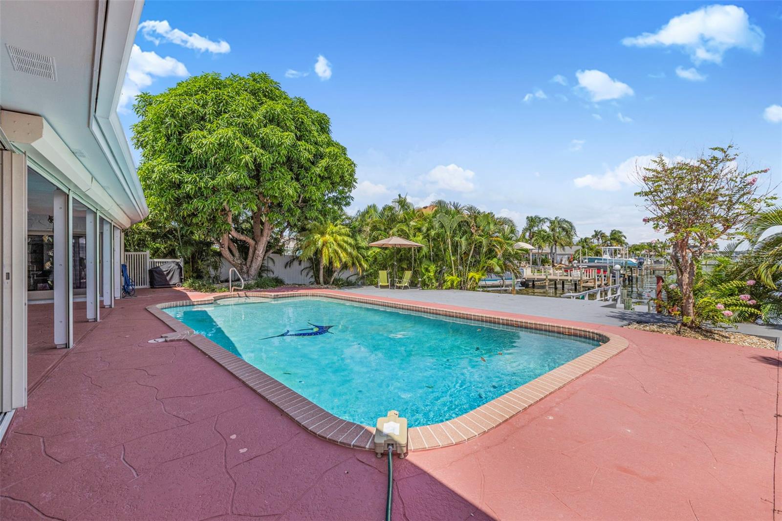 Listing photo id 44 for 487 Island Way