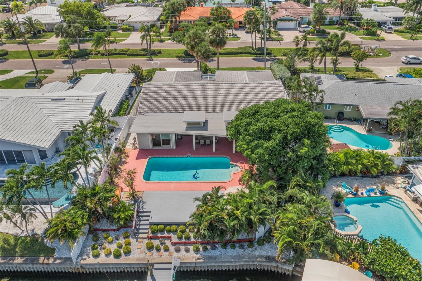 Listing photo id 50 for 487 Island Way
