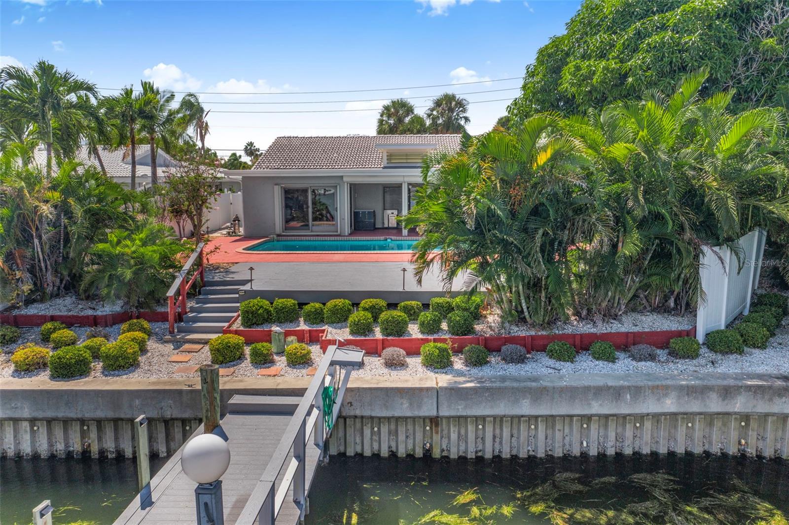 Listing photo id 51 for 487 Island Way