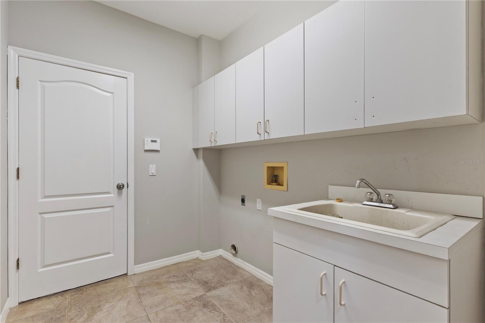 Image 42 of 52 For 16512 Blenheim Drive