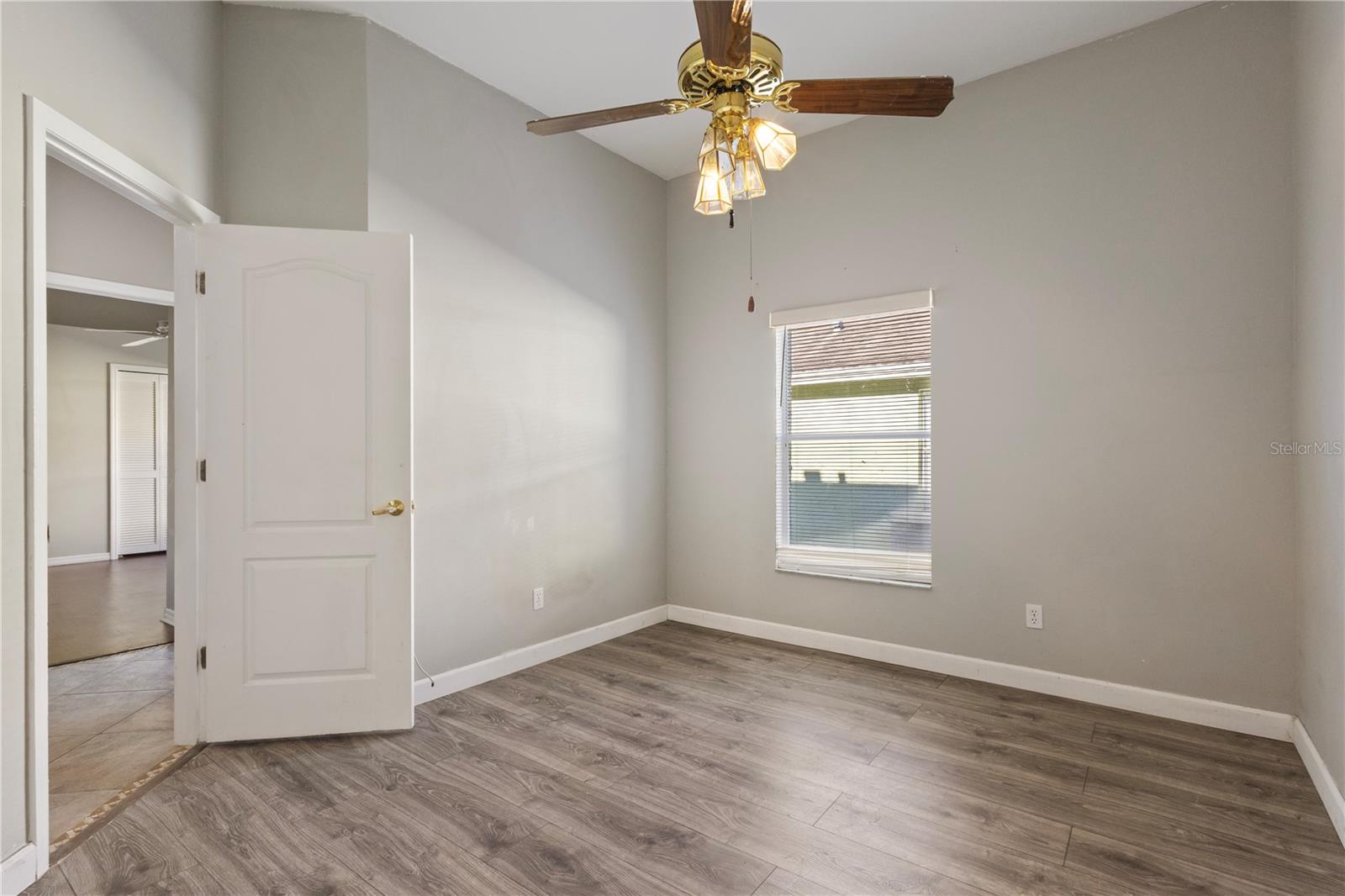 Image 43 of 52 For 16512 Blenheim Drive