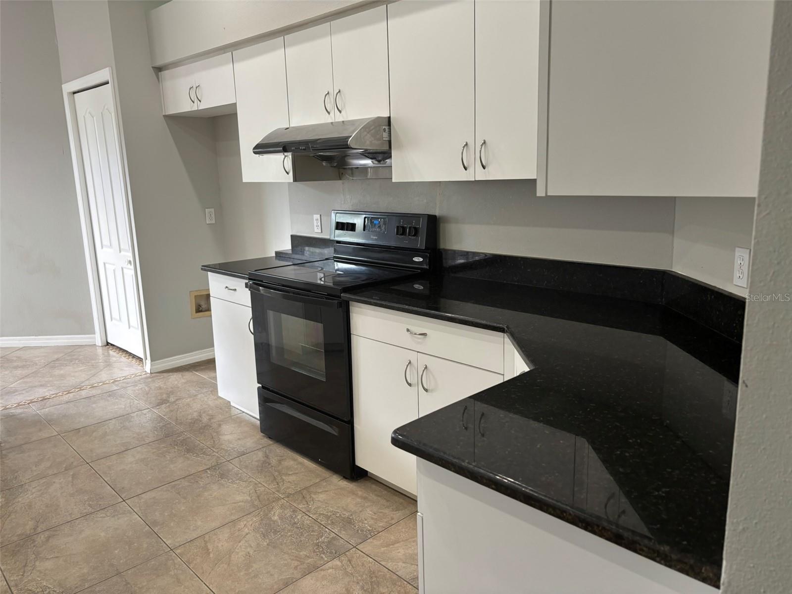 Image 9 of 37 For 16512 Blenheim Drive