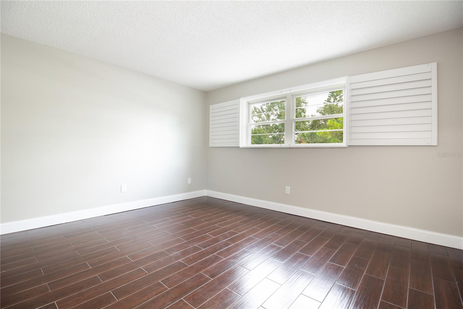 Image 20 of 35 For 6080 80th Street N 201