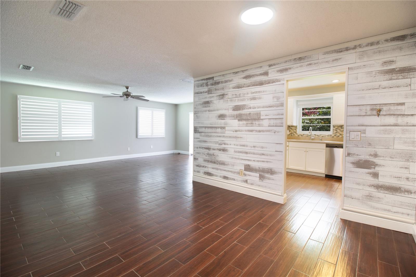 Image 5 of 35 For 6080 80th Street N 201