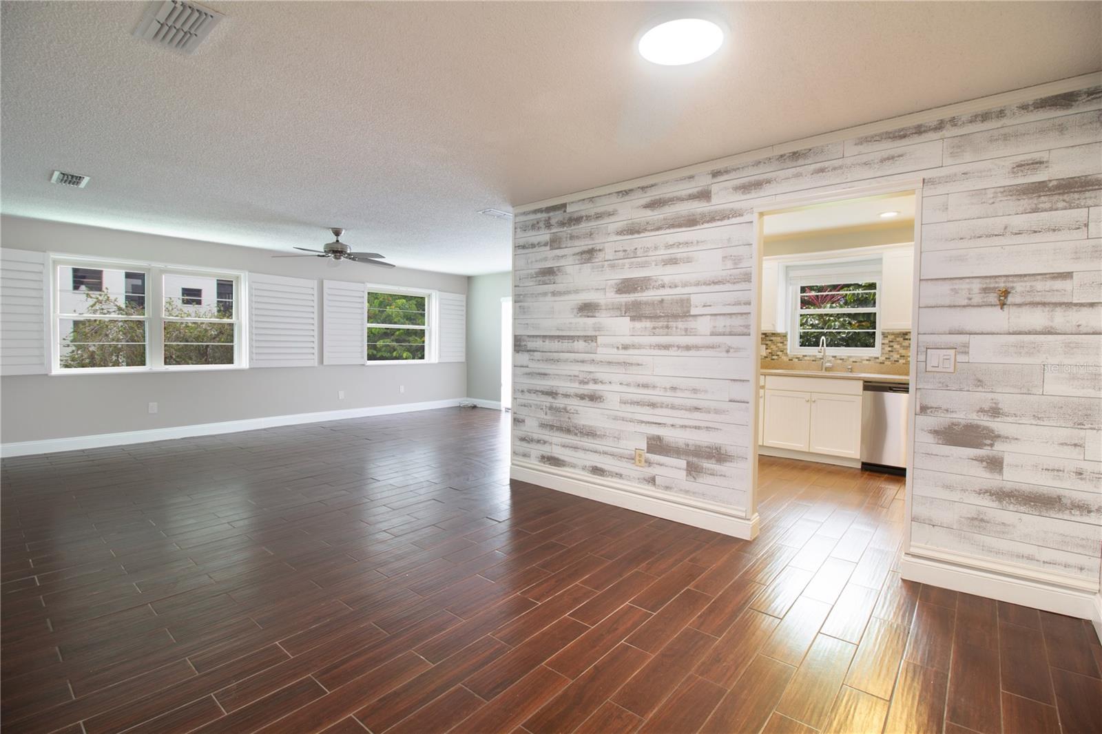 Image 6 of 35 For 6080 80th Street N 201