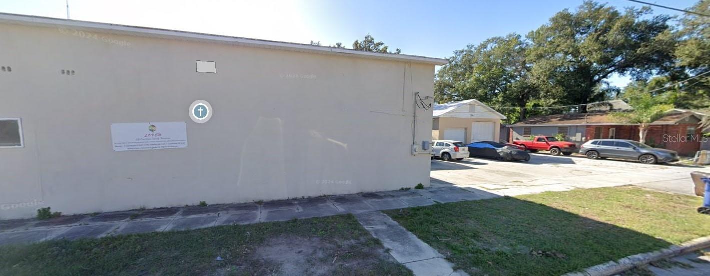 Image 4 of 5 For 2806 Tampa Street