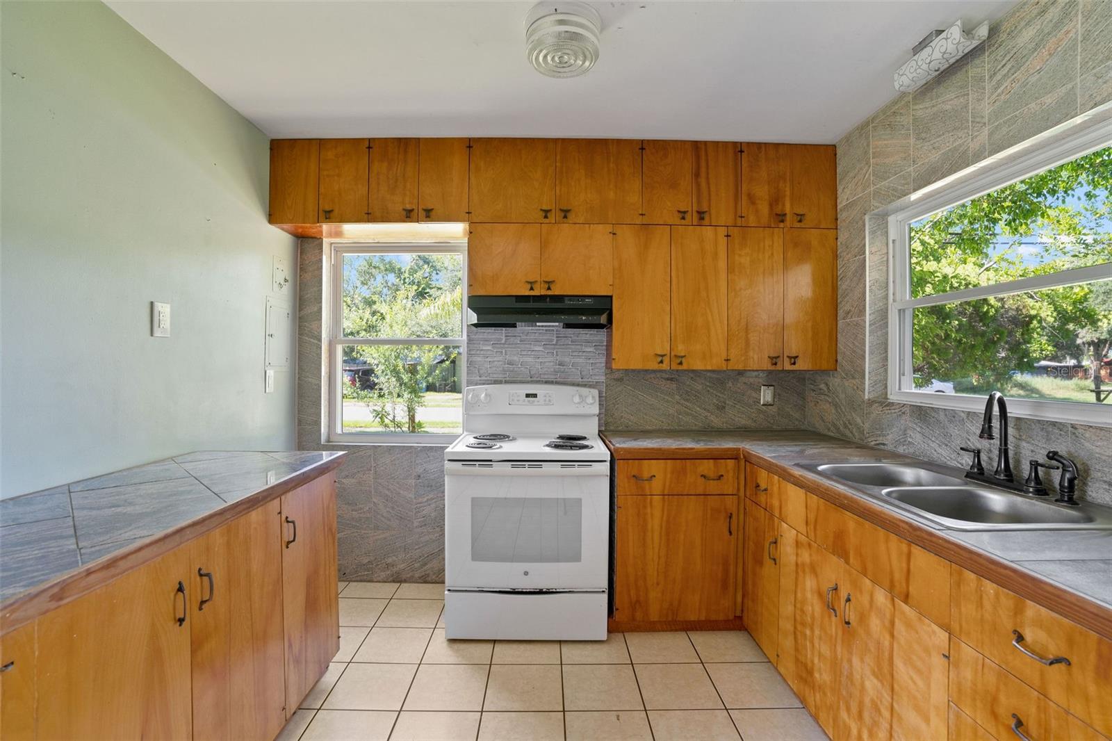 Image 4 of 23 For 7195 65th Street N