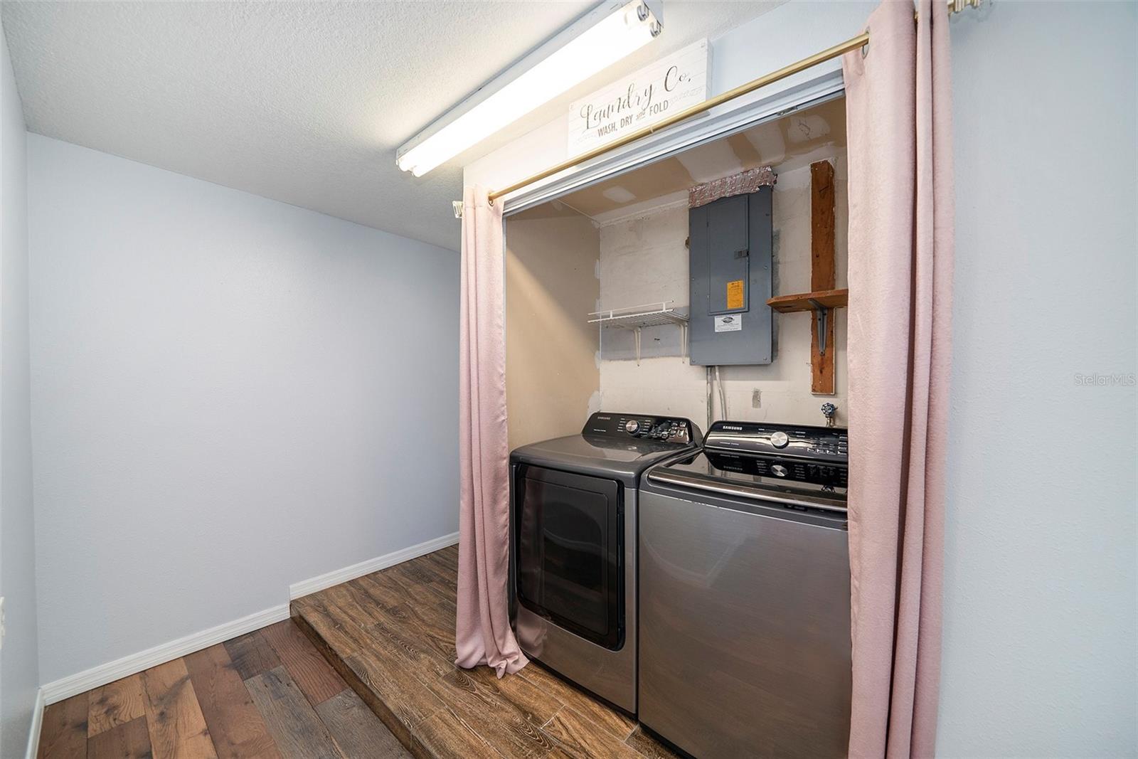 Image 21 of 27 For 4731 Aegean Avenue