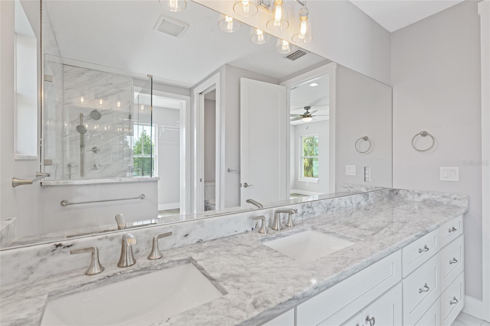 Image 19 of 28 For 3161 Emerson Avenue S