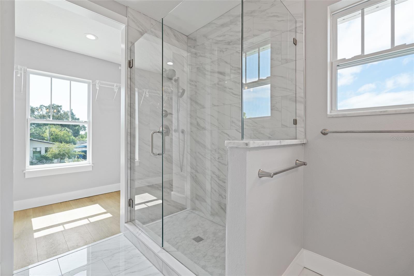 Image 21 of 28 For 3161 Emerson Avenue S