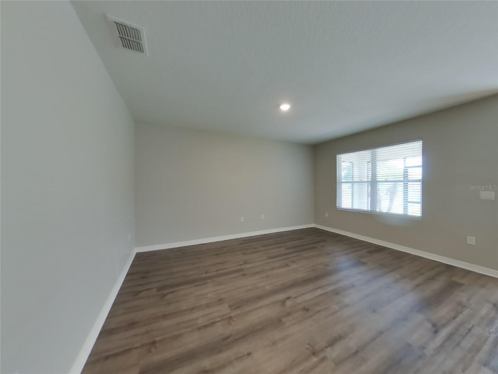 Image 2 of 13 For 289 St Georges Circle