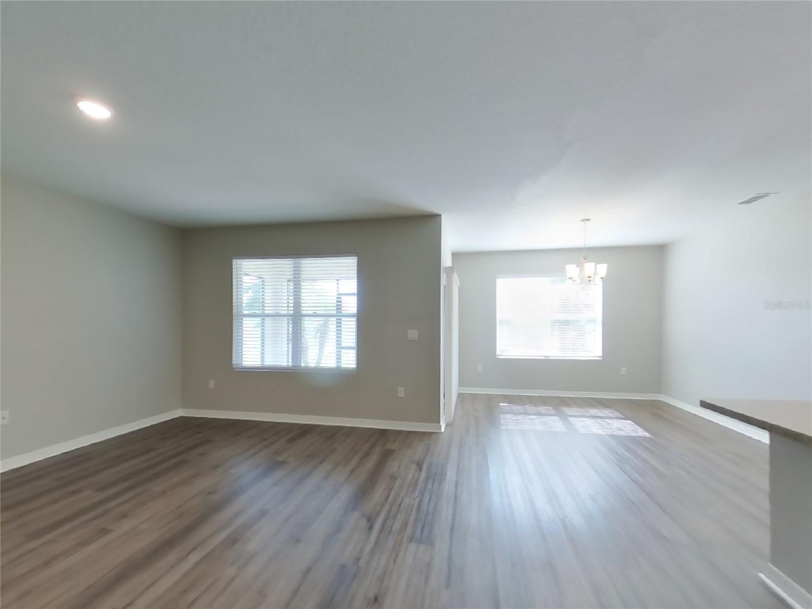 Image 3 of 13 For 289 St Georges Circle