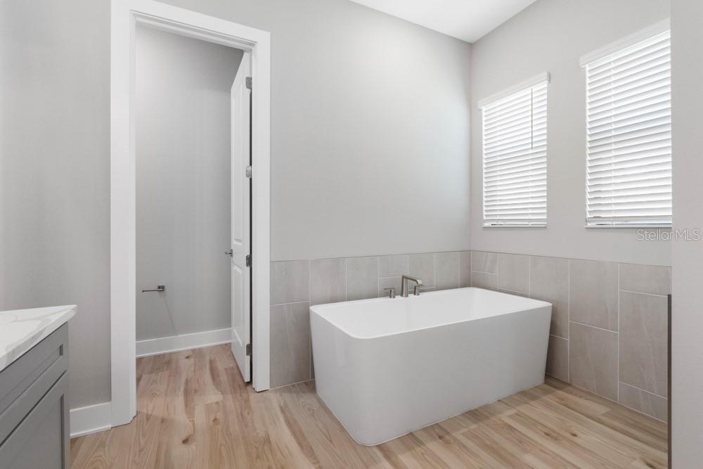 Image 7 of 9 For 17062 Nokota Avenue