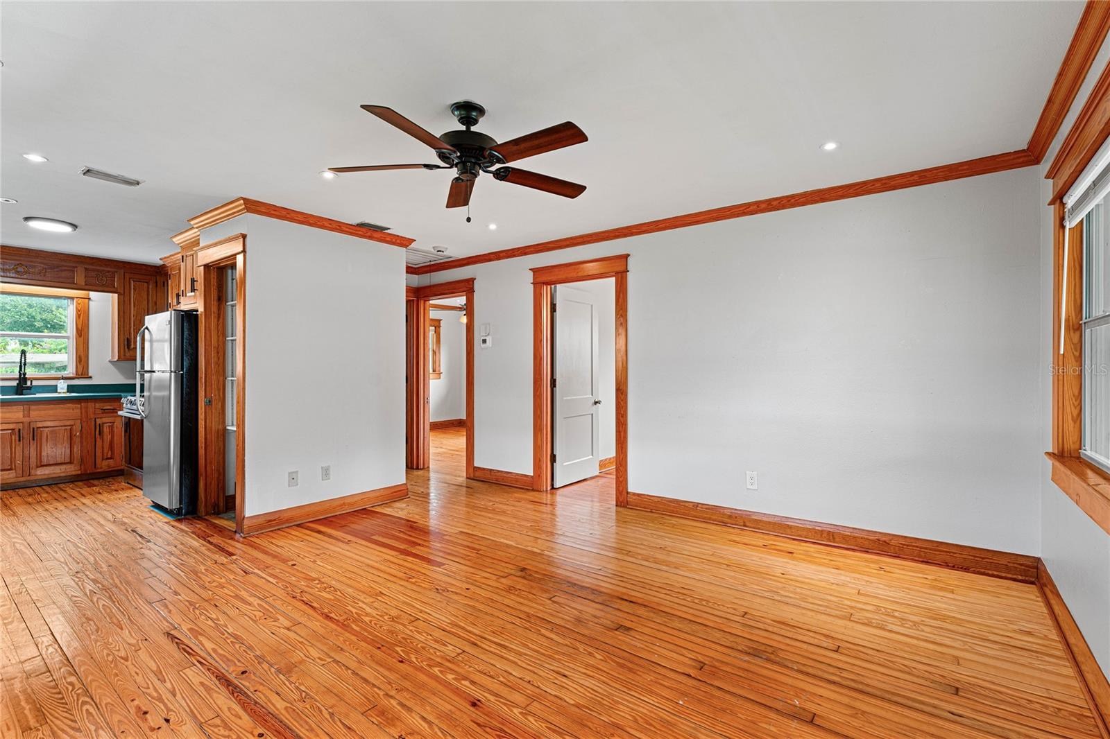 Image 11 of 48 For 7105 Navin Avenue