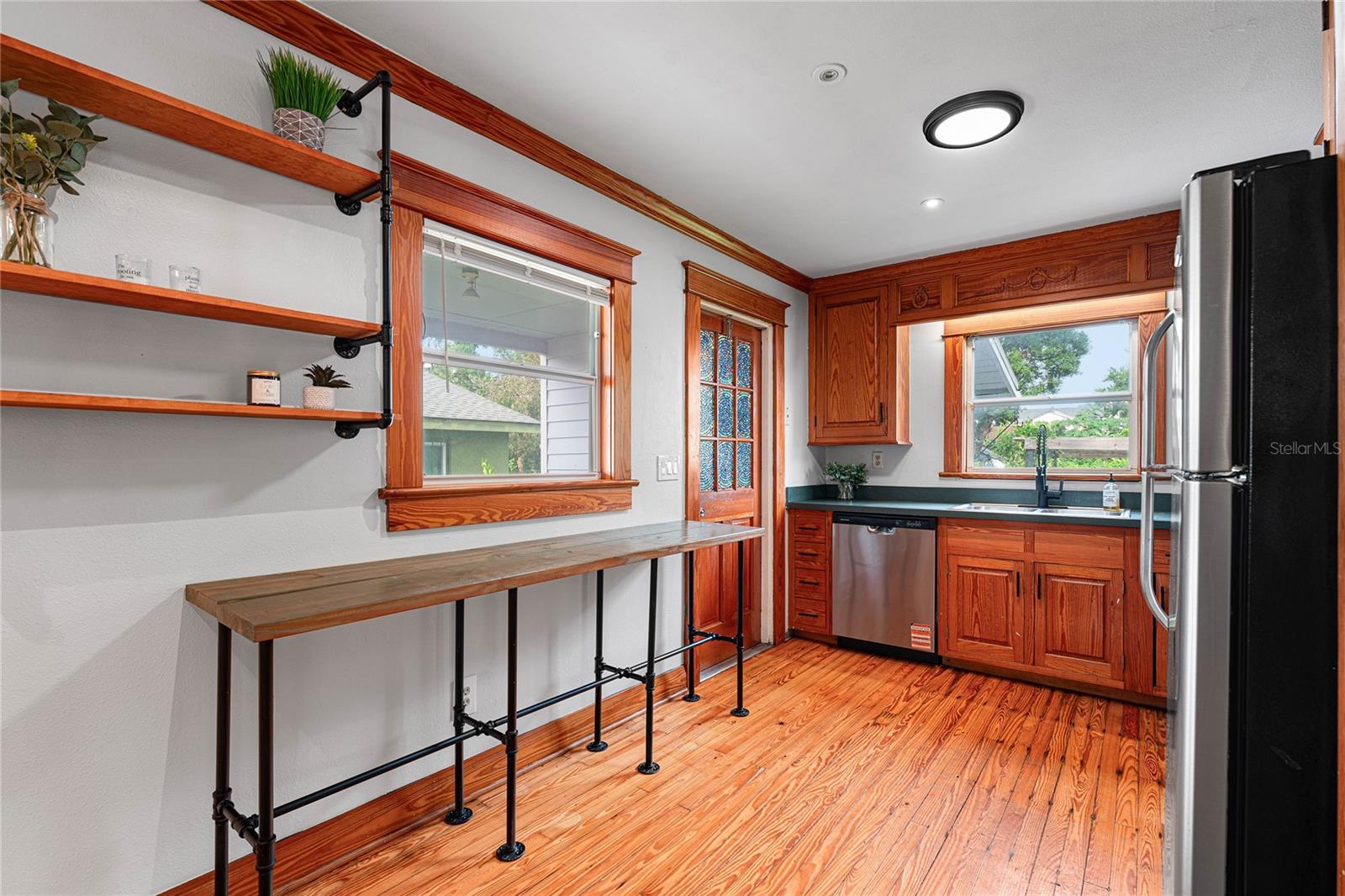 Image 17 of 48 For 7105 Navin Avenue