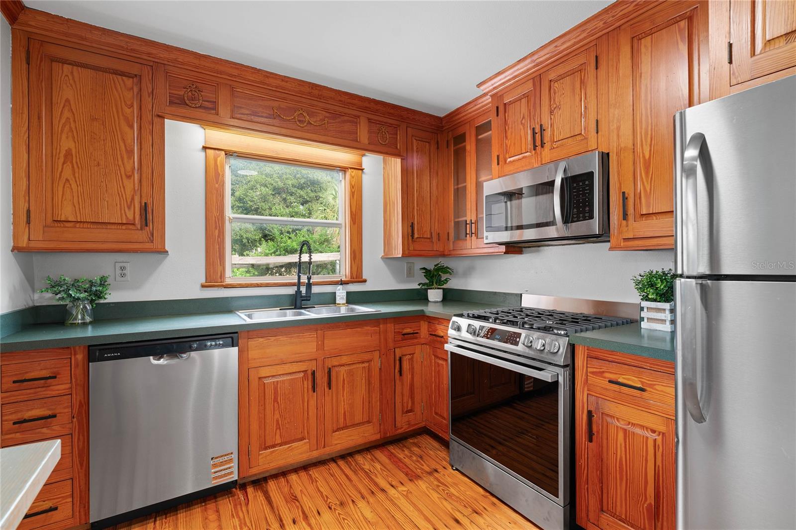 Image 18 of 48 For 7105 Navin Avenue