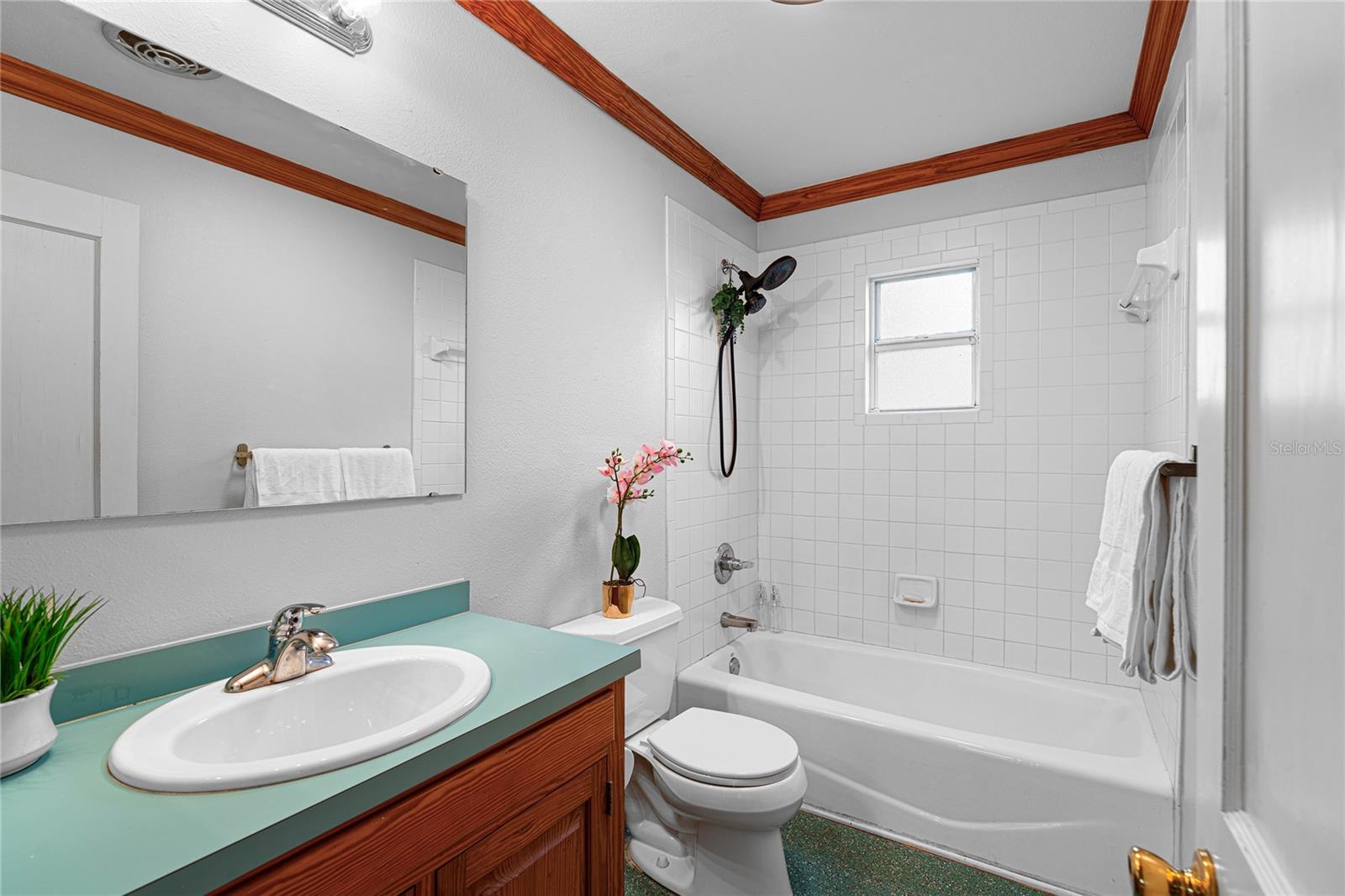 Image 24 of 48 For 7105 Navin Avenue