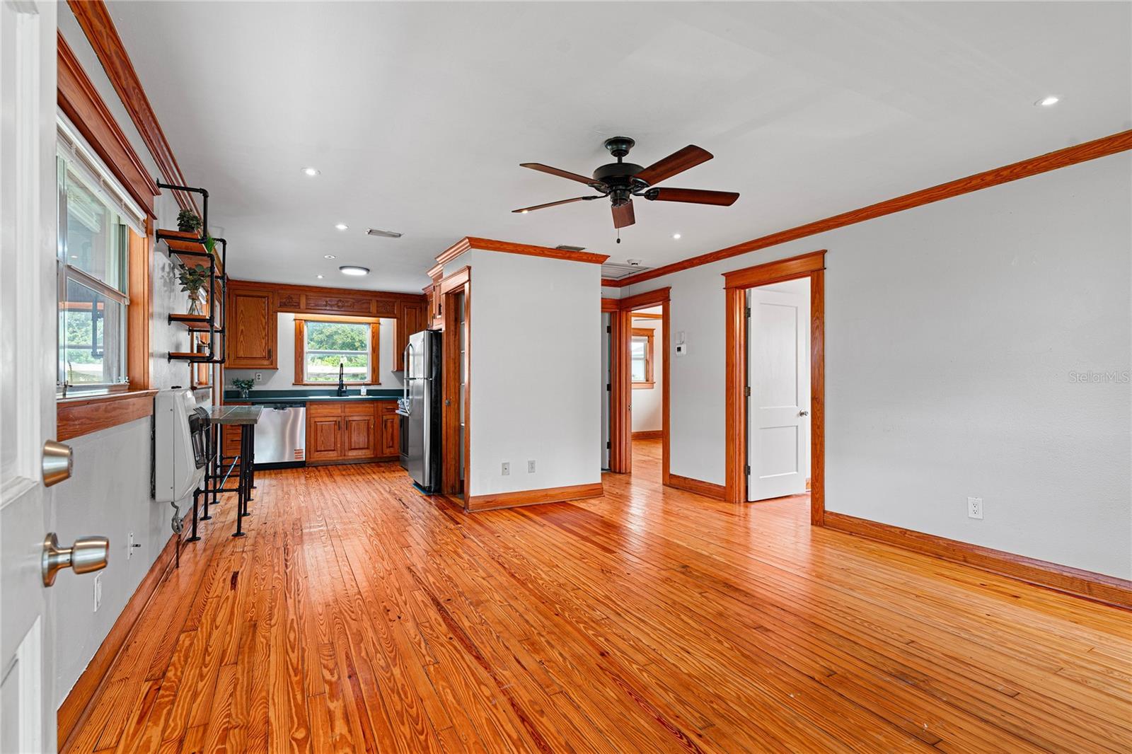 Image 9 of 48 For 7105 Navin Avenue