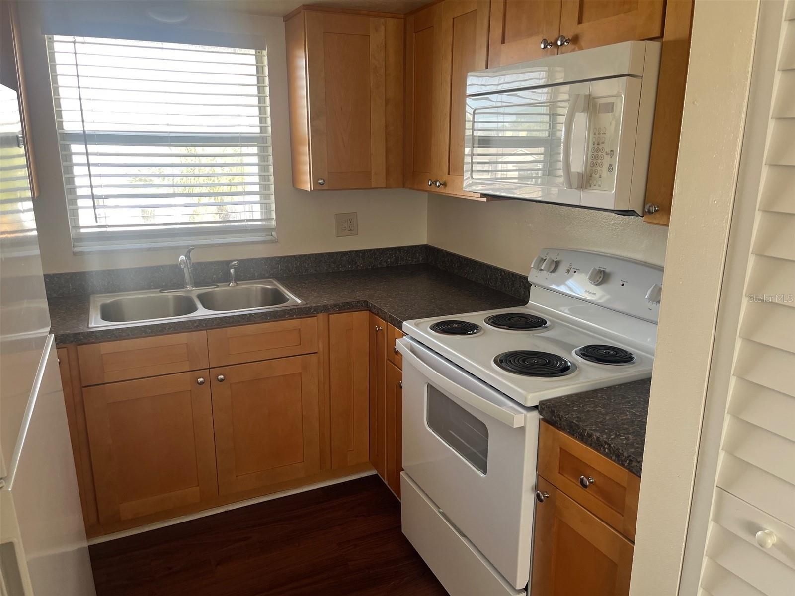 Image 6 of 11 For 105 11th Avenue 10