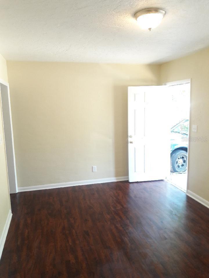Image 3 of 18 For 2054 15th Avenue S