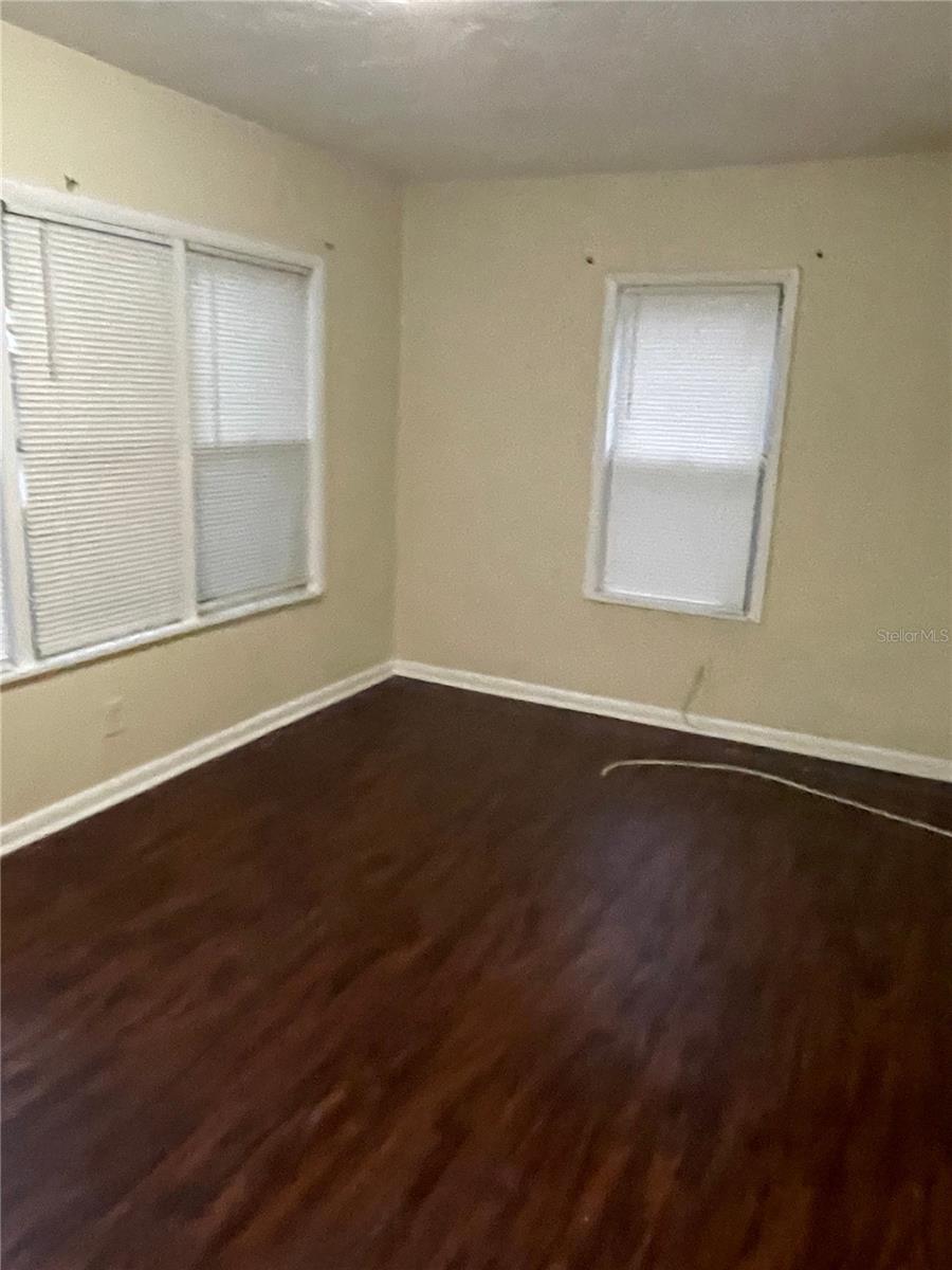 Image 5 of 18 For 2054 15th Avenue S