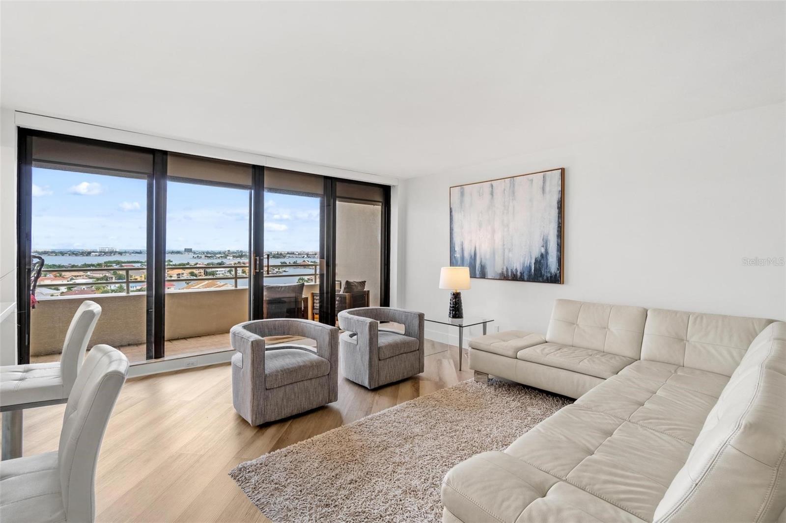 Image 11 of 40 For 5950 Pelican Bay Plaza S 2d