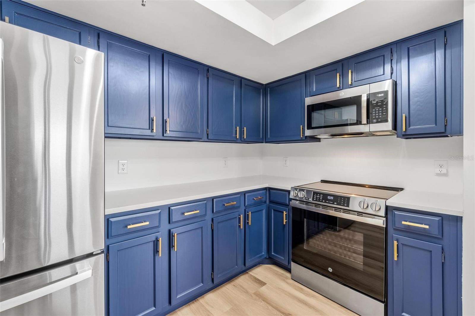 Image 13 of 40 For 5950 Pelican Bay Plaza S 2d