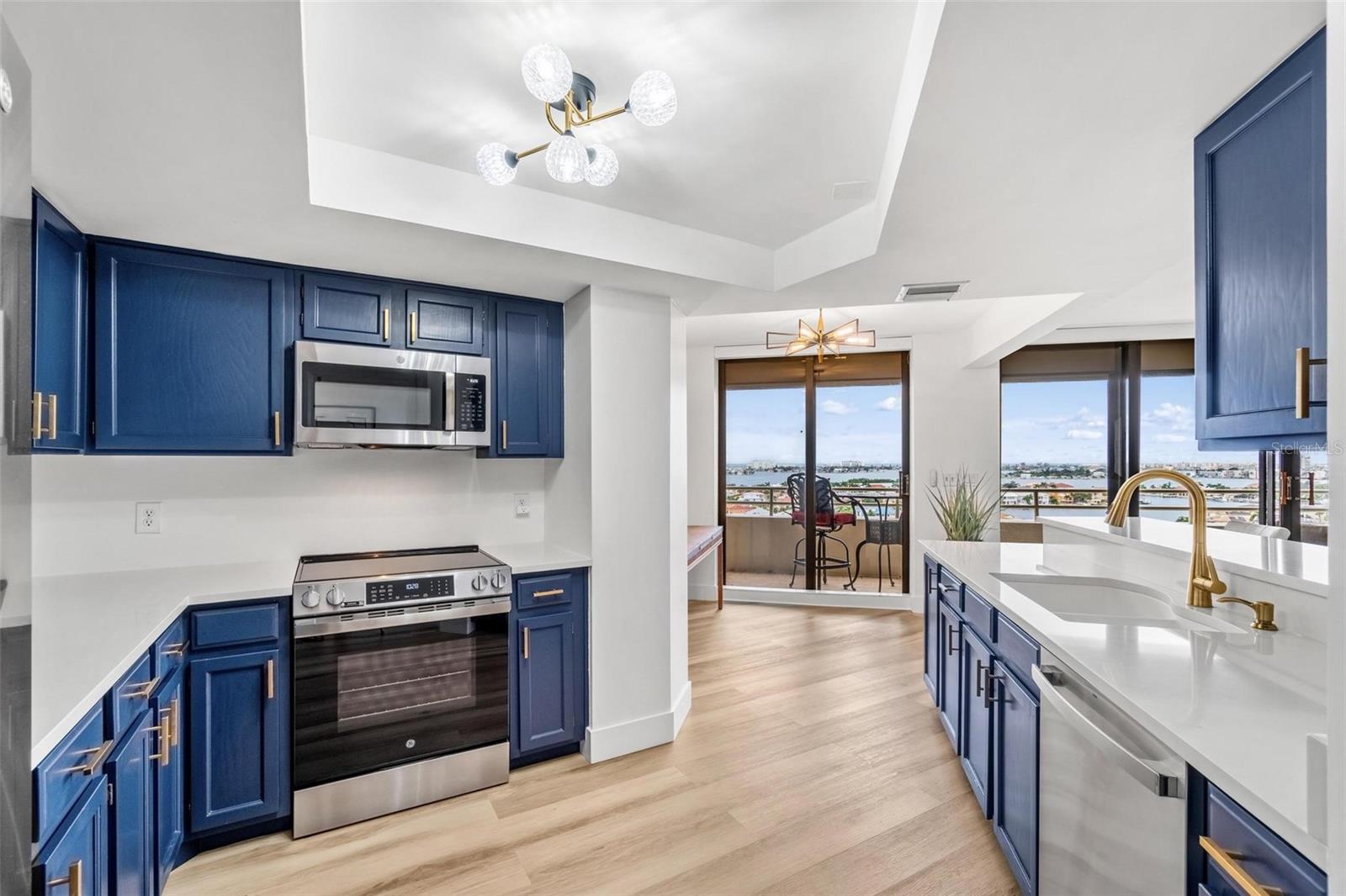 Image 14 of 40 For 5950 Pelican Bay Plaza S 2d