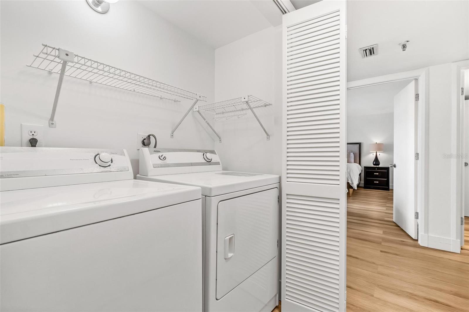 Image 21 of 40 For 5950 Pelican Bay Plaza S 2d