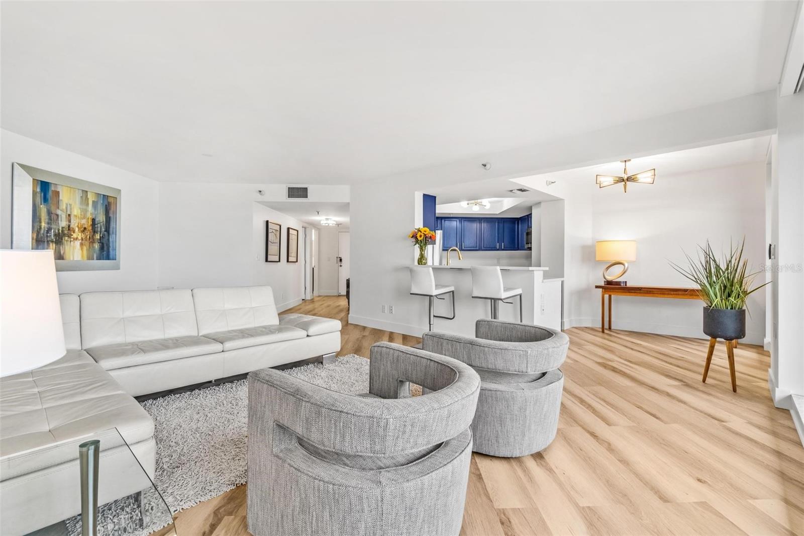 Image 11 of 40 For 5950 Pelican Bay Plaza S 2d