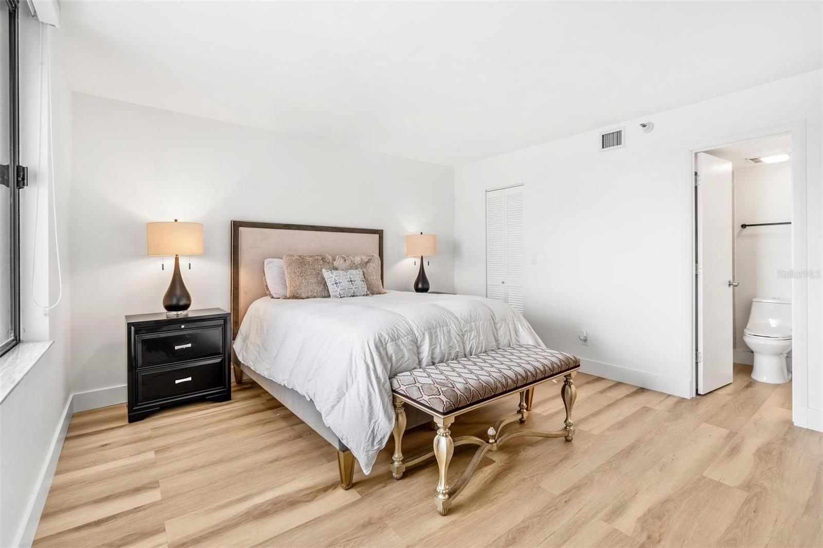 Image 28 of 40 For 5950 Pelican Bay Plaza S 2d