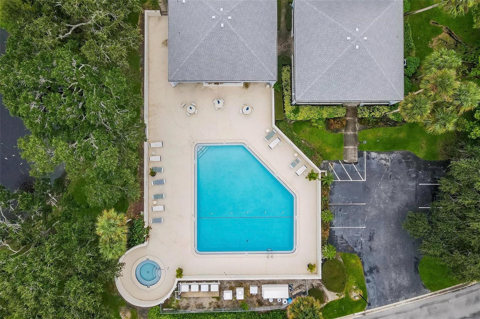 Image 33 of 40 For 5950 Pelican Bay Plaza S 2d