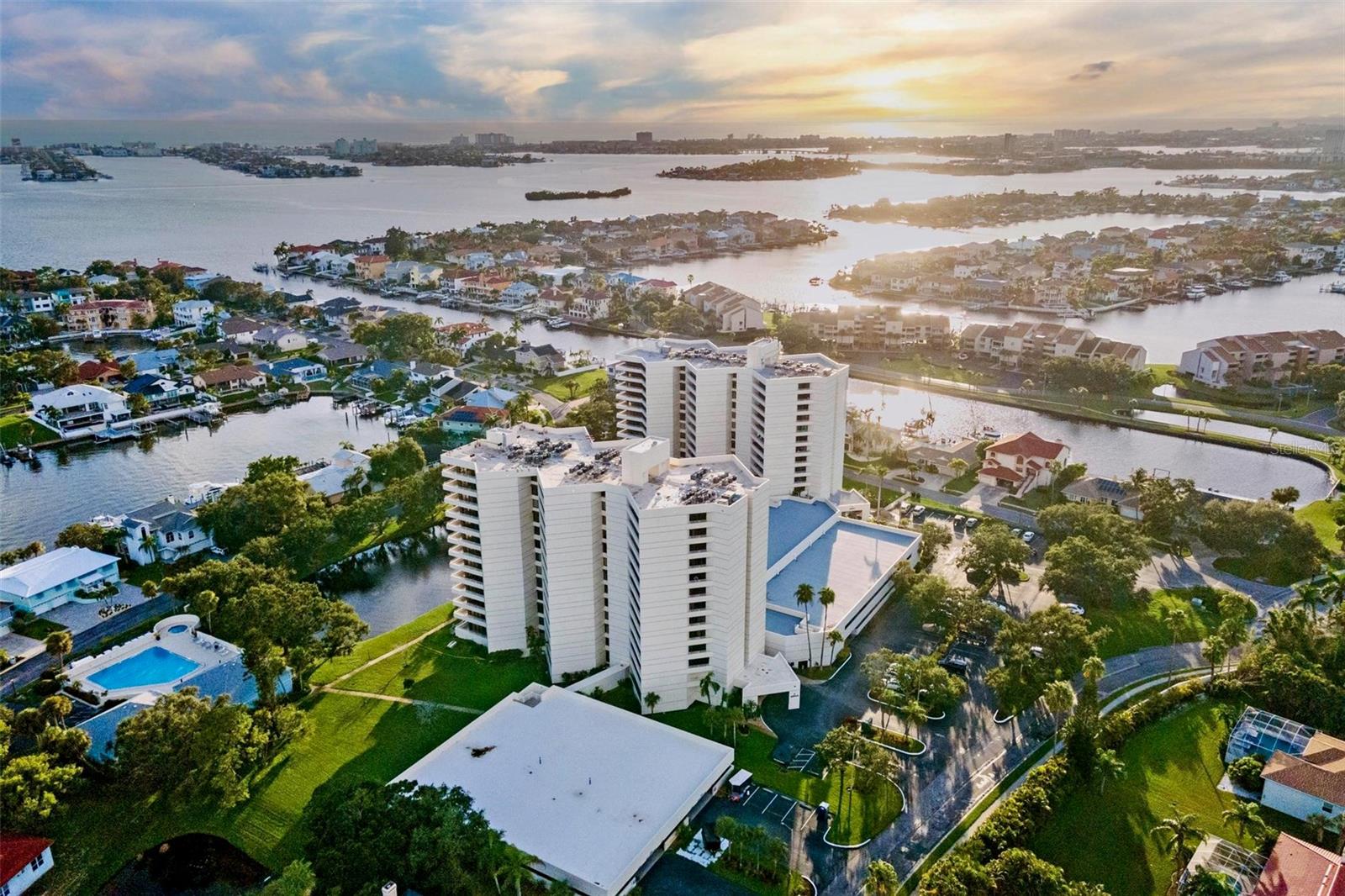 Image 36 of 40 For 5950 Pelican Bay Plaza S 2d