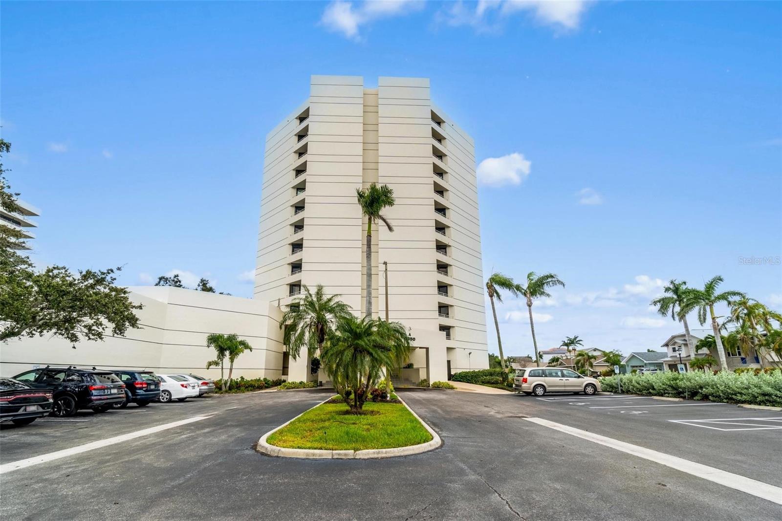 Image 4 of 40 For 5950 Pelican Bay Plaza S 2d