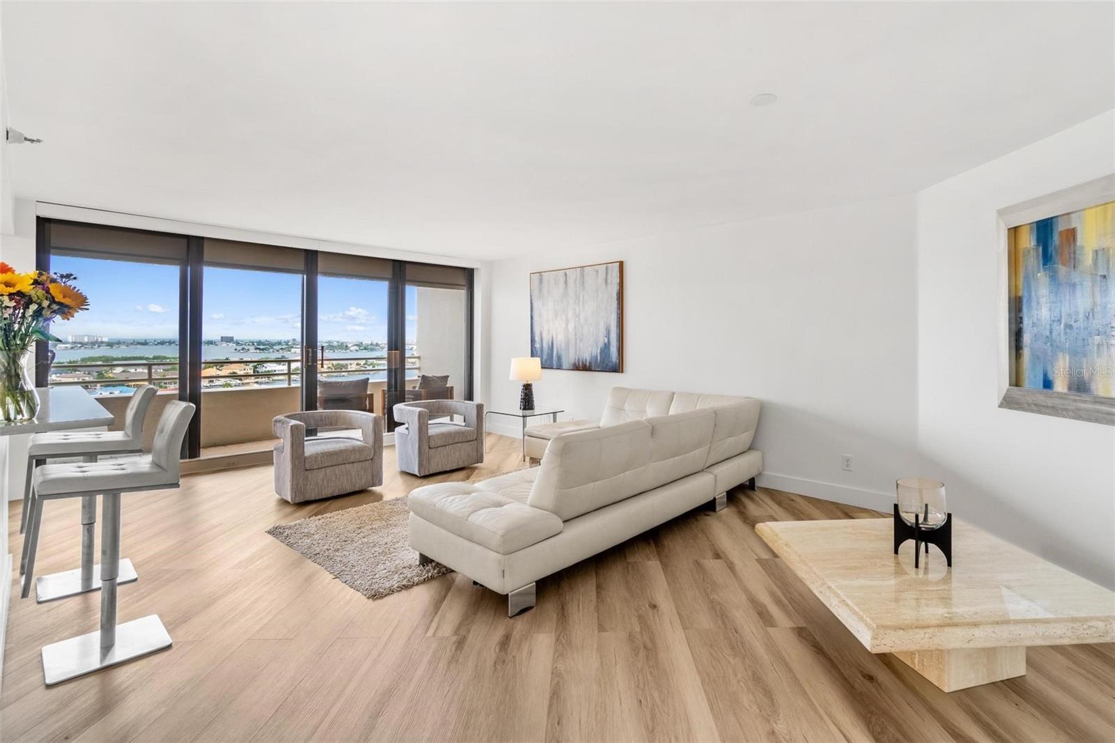 Image 7 of 40 For 5950 Pelican Bay Plaza S 2d