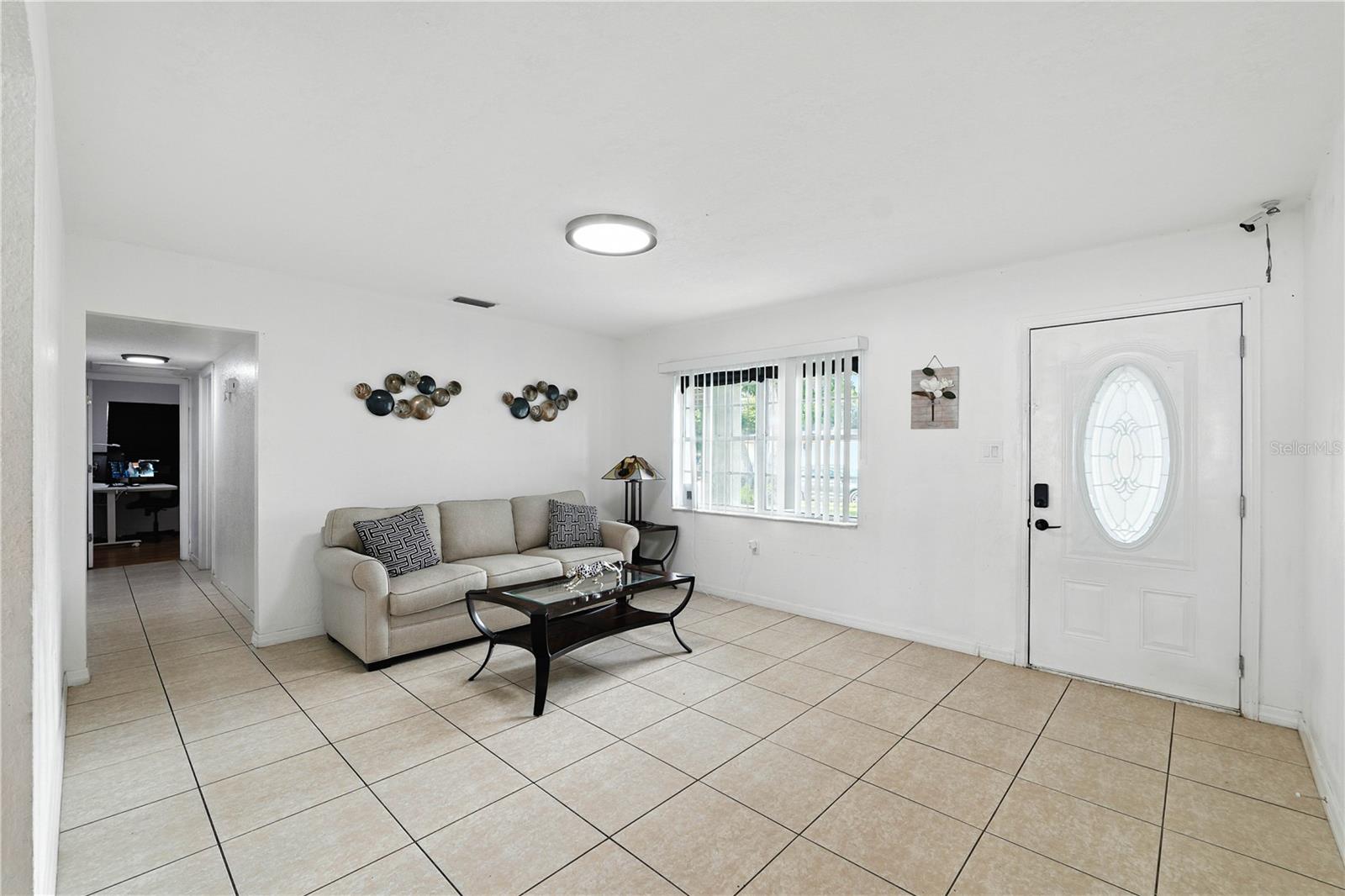 Listing photo id 0 for 4802 Mendenhall Drive
