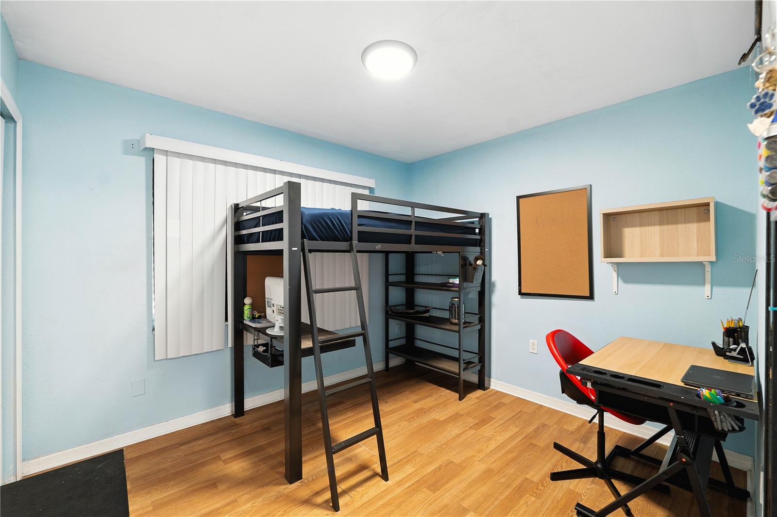 Listing photo id 19 for 4802 Mendenhall Drive