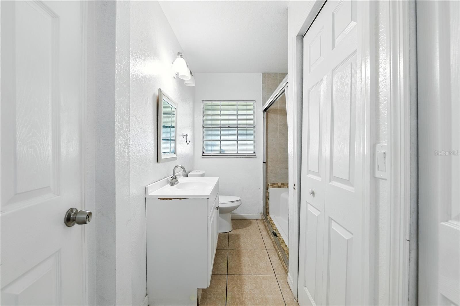 Listing photo id 21 for 4802 Mendenhall Drive