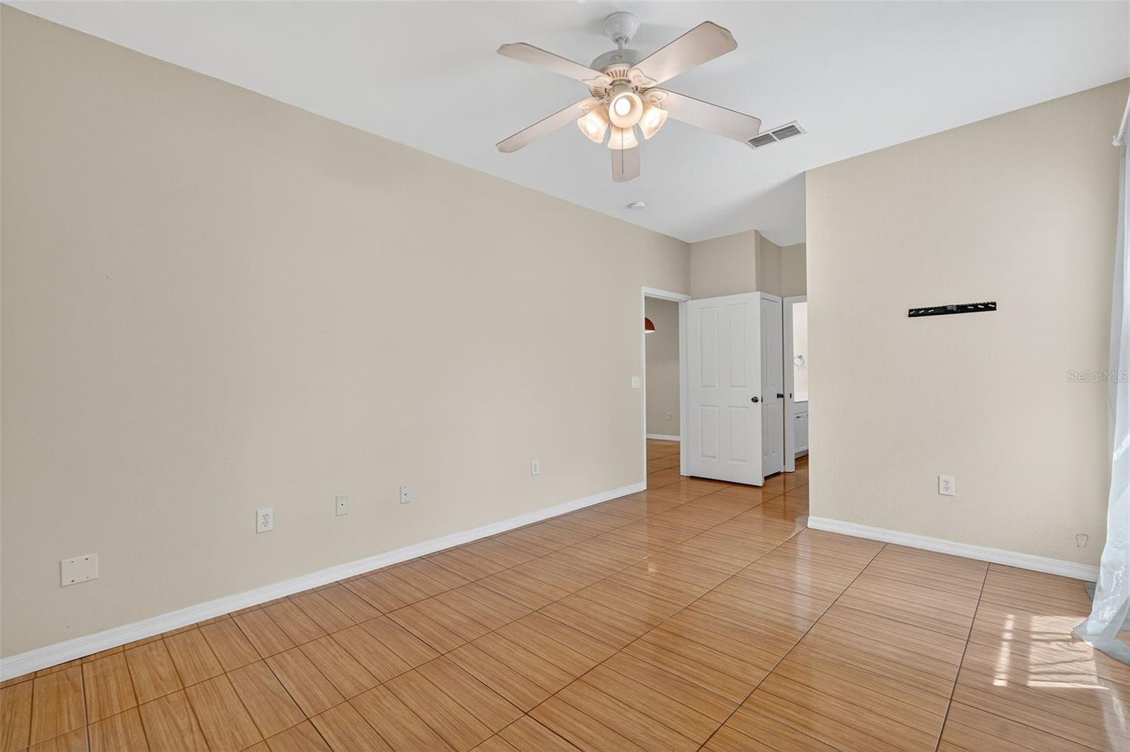 Image 21 of 53 For 5011 Hemingway Circle 5011