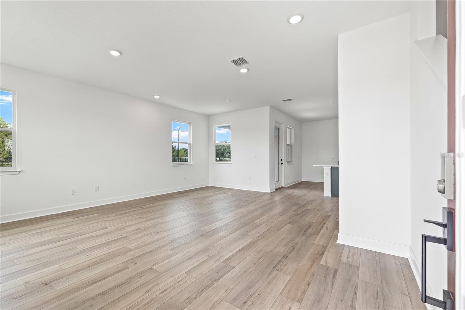 Image 6 of 36 For 2013 Wild Heron Court