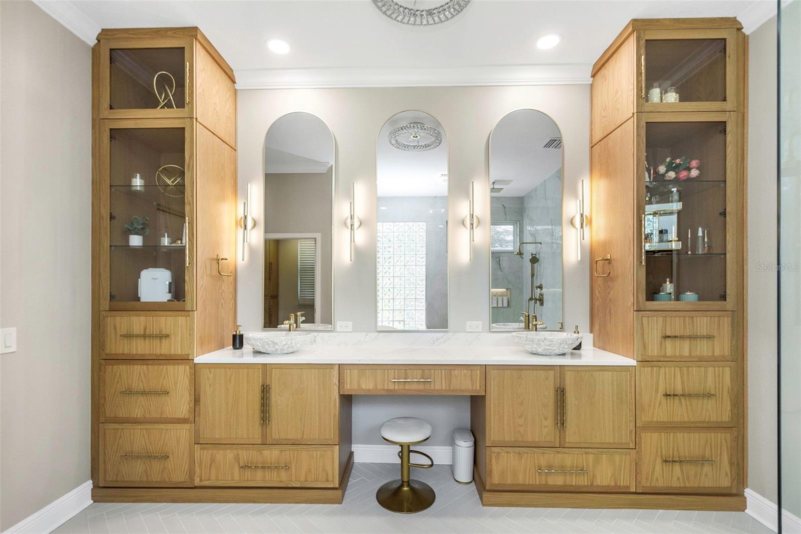 Listing photo id 9 for 1402 Wyndham Lakes Drive
