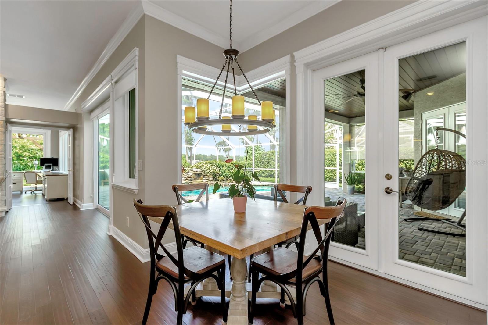 Listing photo id 13 for 1402 Wyndham Lakes Drive